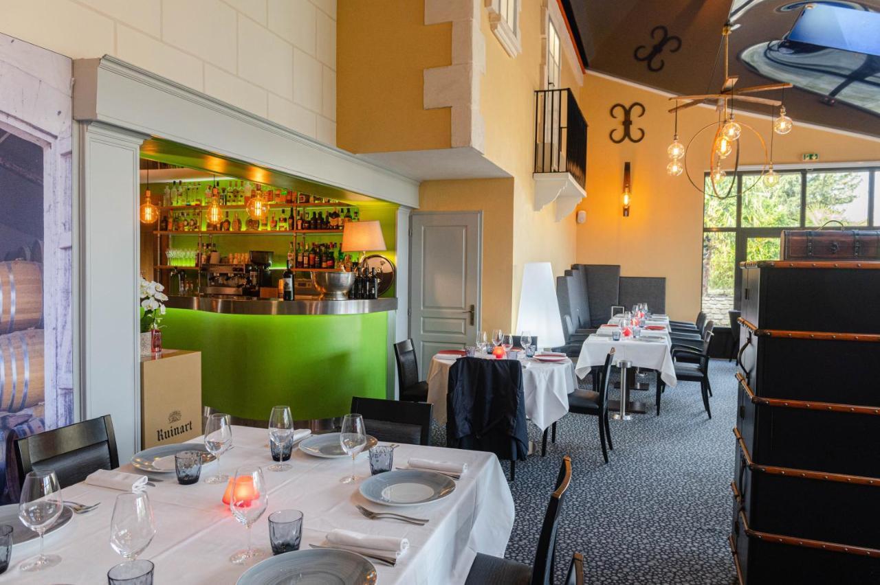 Logis Hotel Restaurant L'Essille Bassac Экстерьер фото