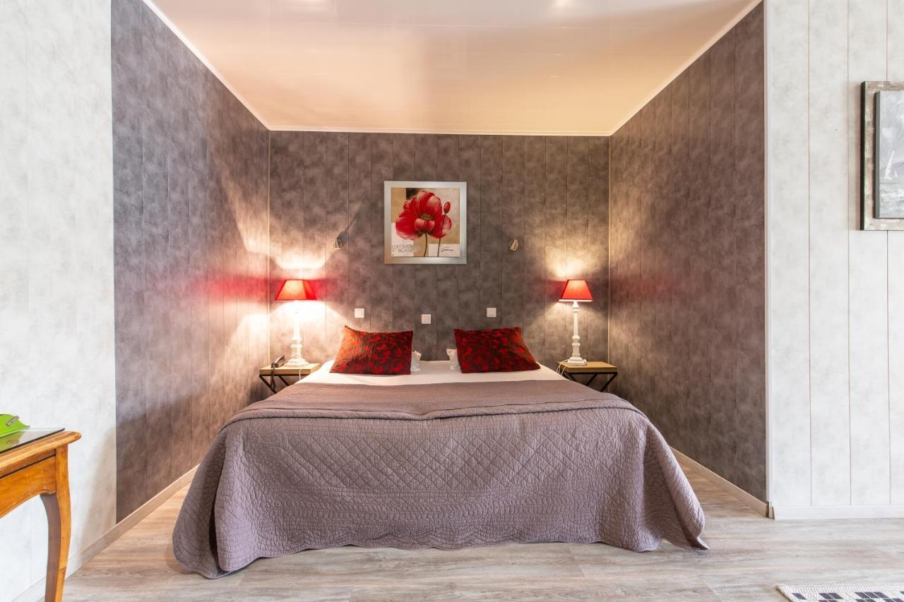 Logis Hotel Restaurant L'Essille Bassac Экстерьер фото
